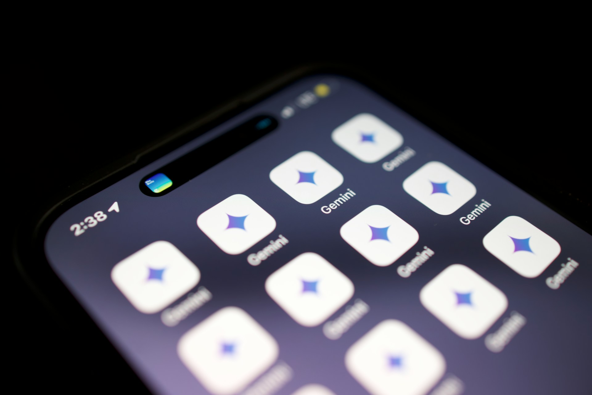 Google Gemini 3 Pro : l'IA qui surclasse ChatGPT et pulvérise les records de performance